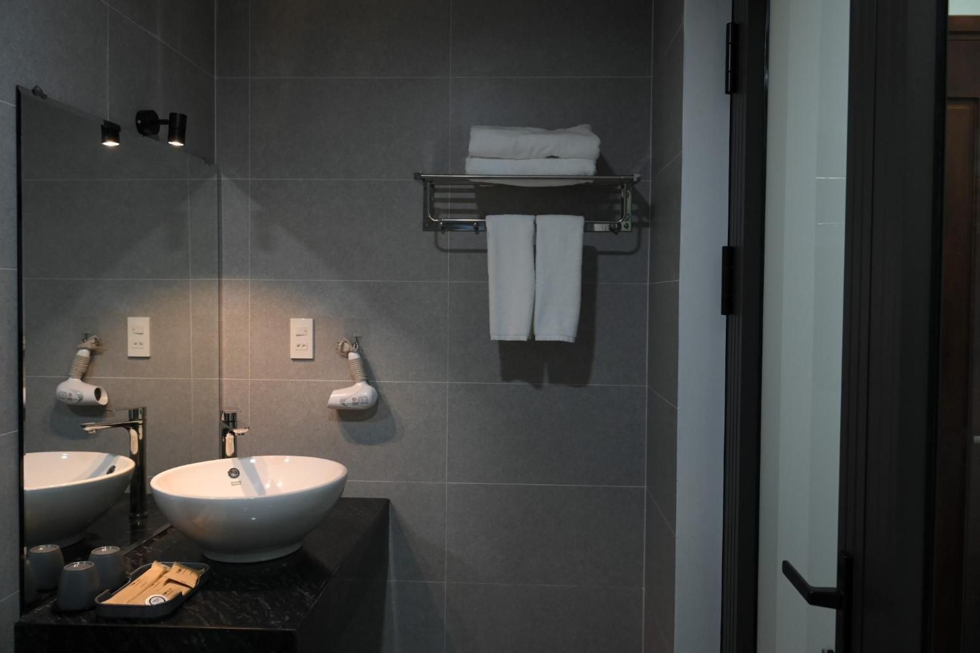 Moonlight Boutique Hotel Hue Bagian luar foto